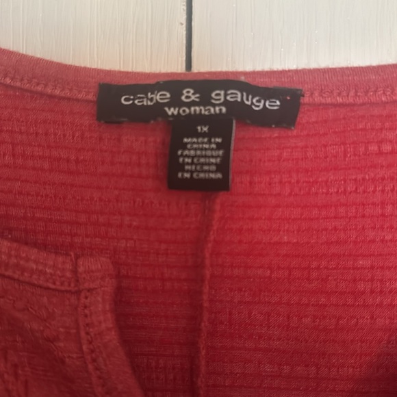 Woman’s top - Picture 4 of 4